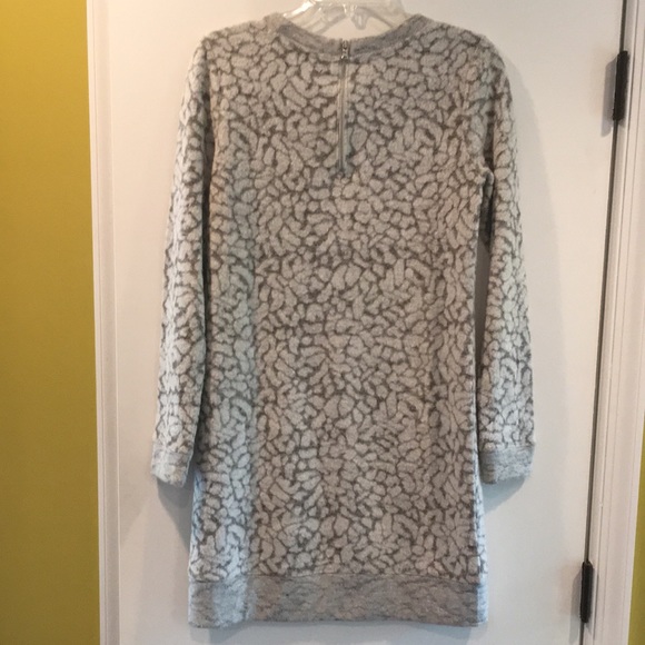 Lou & Grey gray leopard print sweater dress - Picture 4 of 10